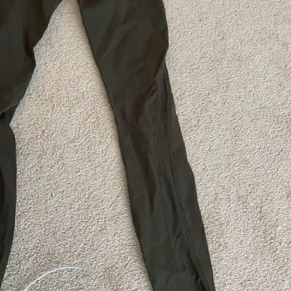 Lululemon green size 2 new legging - Picture 4 of 4